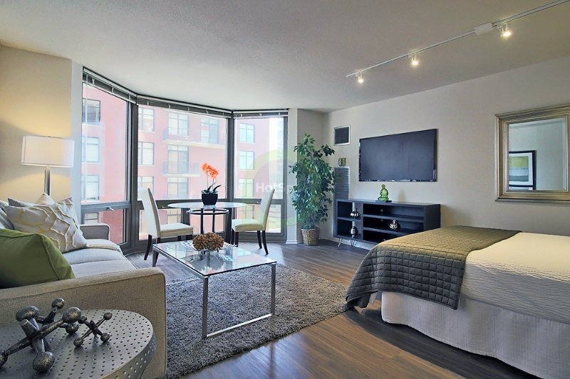 1229 N Dearborn St - Photo 2 of 10