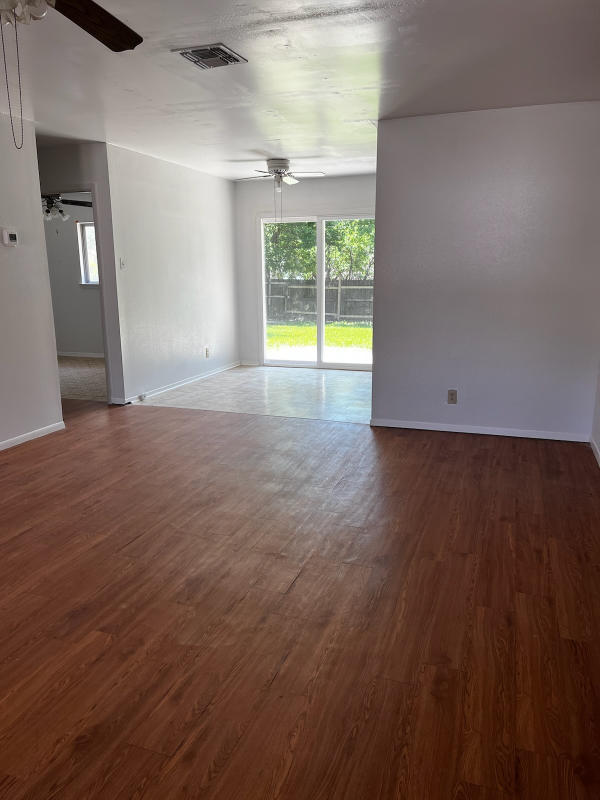 10550 Bounty Dr - Photo 3 of 17