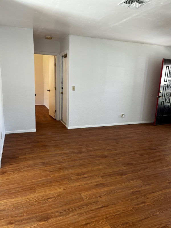 10550 Bounty Dr - Photo 4 of 17