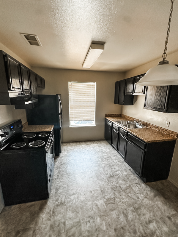 1604 Windward Dr #C - Photo 3 of 13