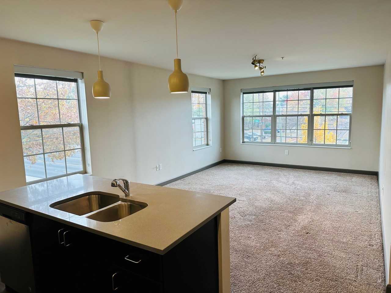 7 E Dominion Blvd #F - Photo 2 of 19