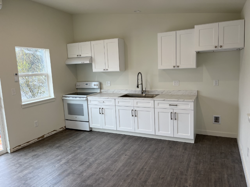 6650 Long Lake Rd Se - Photo 2 of 10