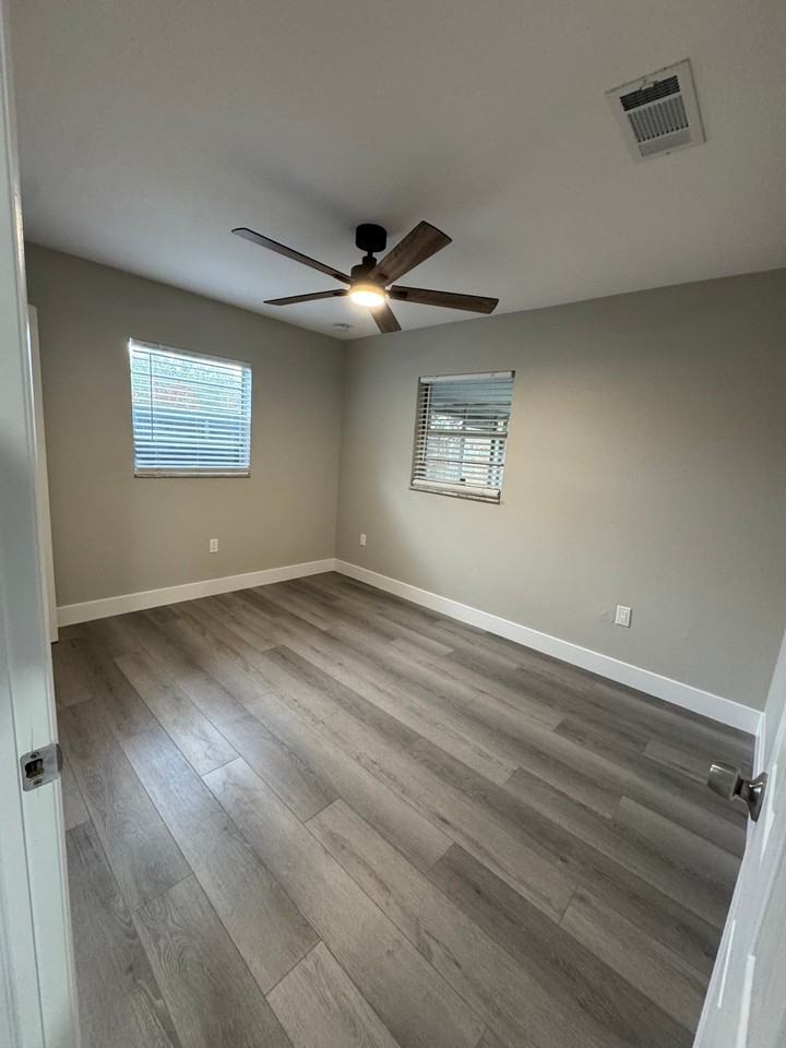 555 Cadillac Blvd - Photo 6 of 18