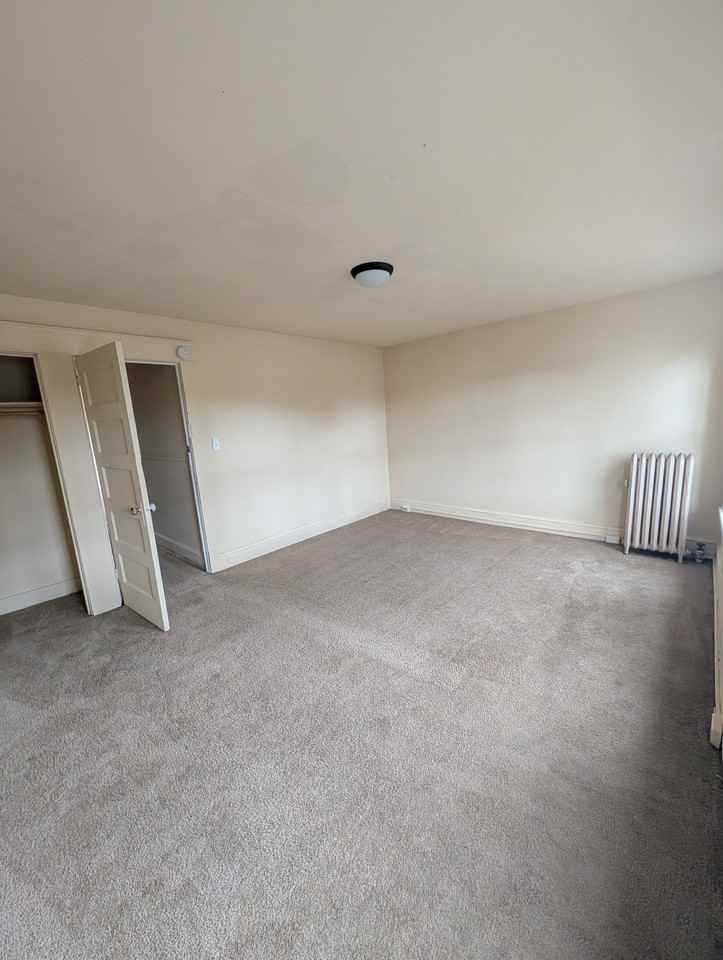 228 Blackman St - Photo 3 of 14