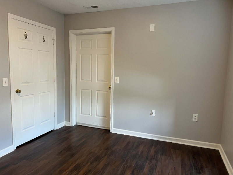 186 University Village Dr #D - Photo 7 of 12