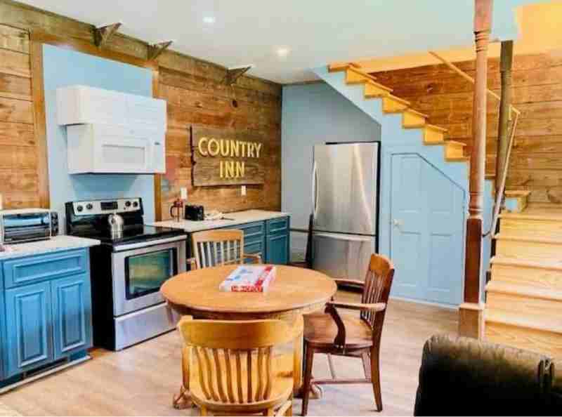 7518 Bayside Rd - Photo 3 of 12