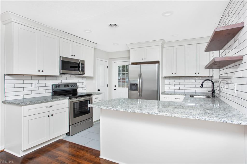 5931 Sellger Dr - Photo 4 of 12