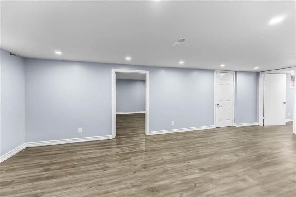 7229 Harriman St - Photo 4 of 9