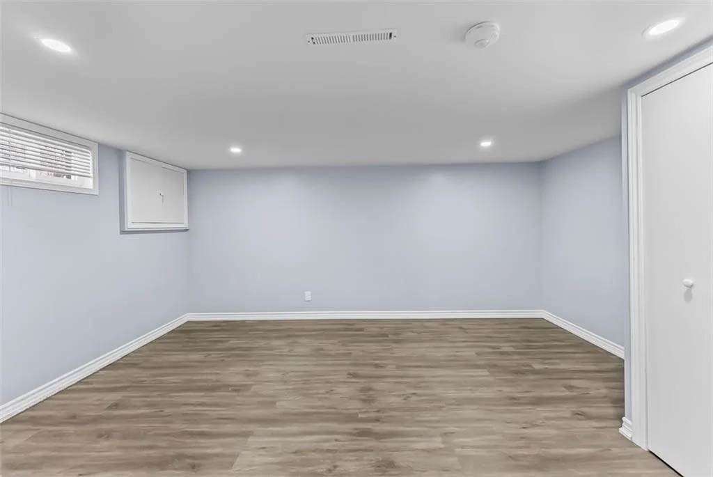 7229 Harriman St - Photo 6 of 9