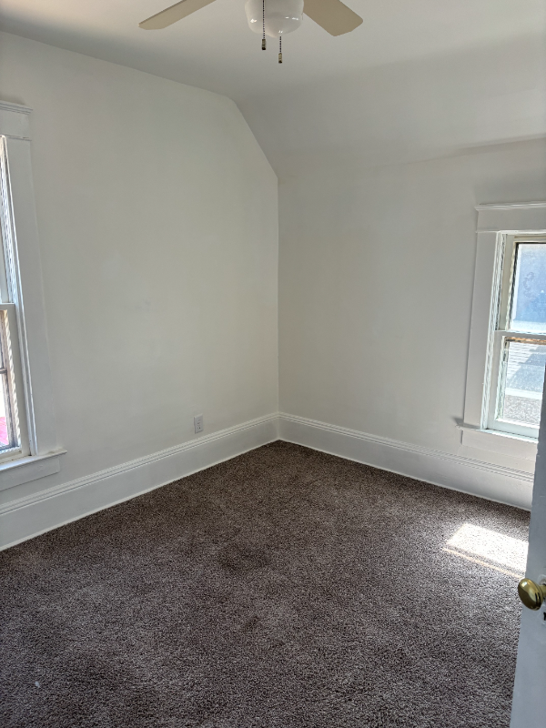 1010 Oak St - Photo 7 of 9