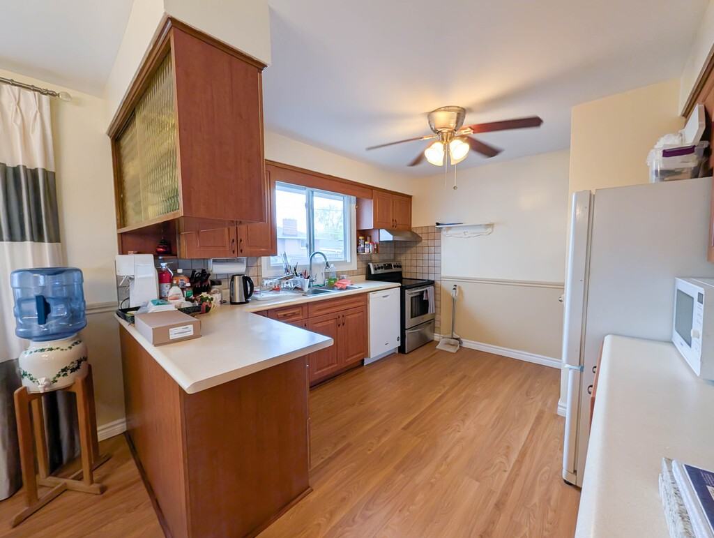 127 Westwood Cres - Photo 7 of 22