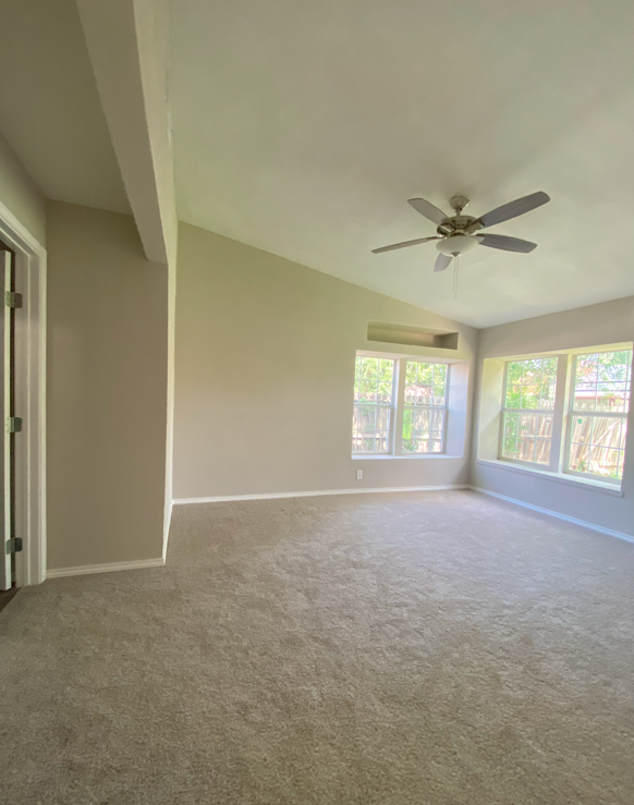 7001 Spring Leaf St - Photo 4 of 10