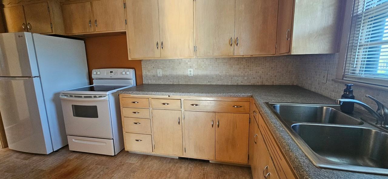 703 S Locust St #703-1-2 - Photo 3 of 10