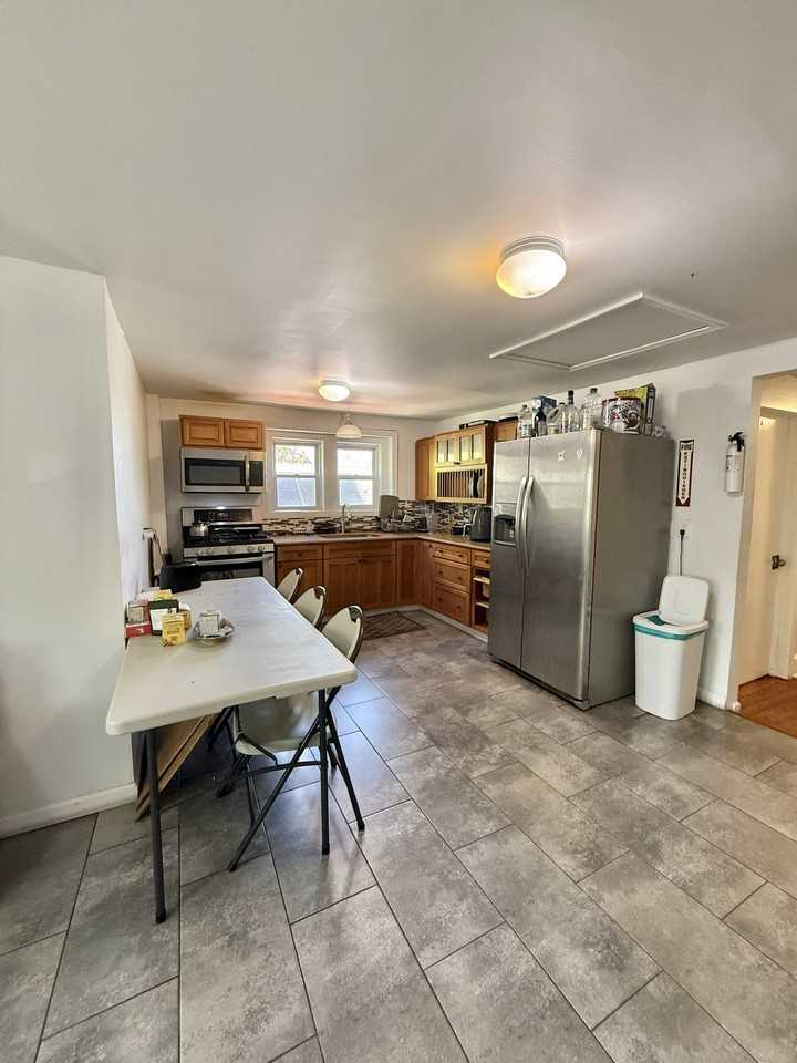 322 Edgewood Ave - Photo 4 of 14