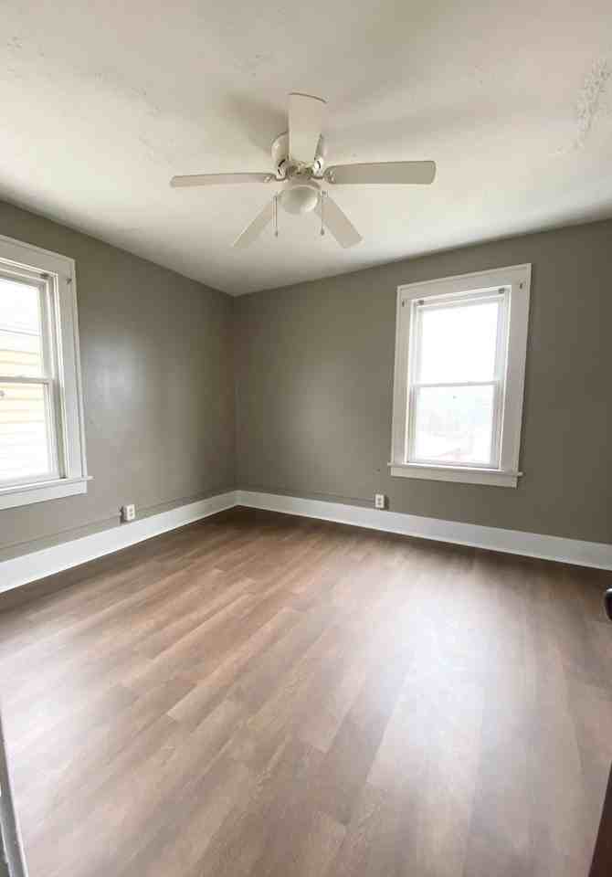 830 Crest Ave - Photo 6 of 9
