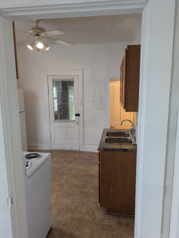 211 N 20th St #213N20thST - Photo 7 of 16