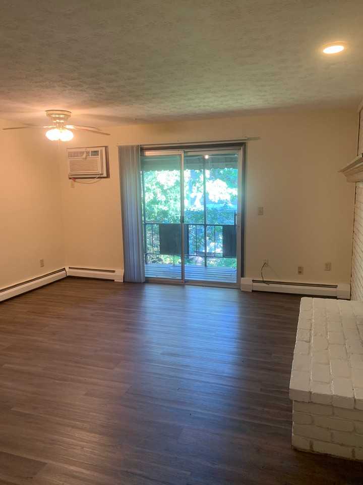2065 Sutton Ave #24 - Photo 3 of 10