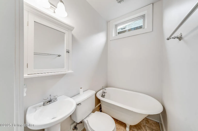 1131 Everett Ave #2 - Photo 6 of 28