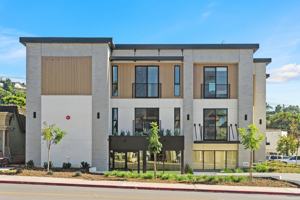 featured image of 1111 Torrey Pines Rd