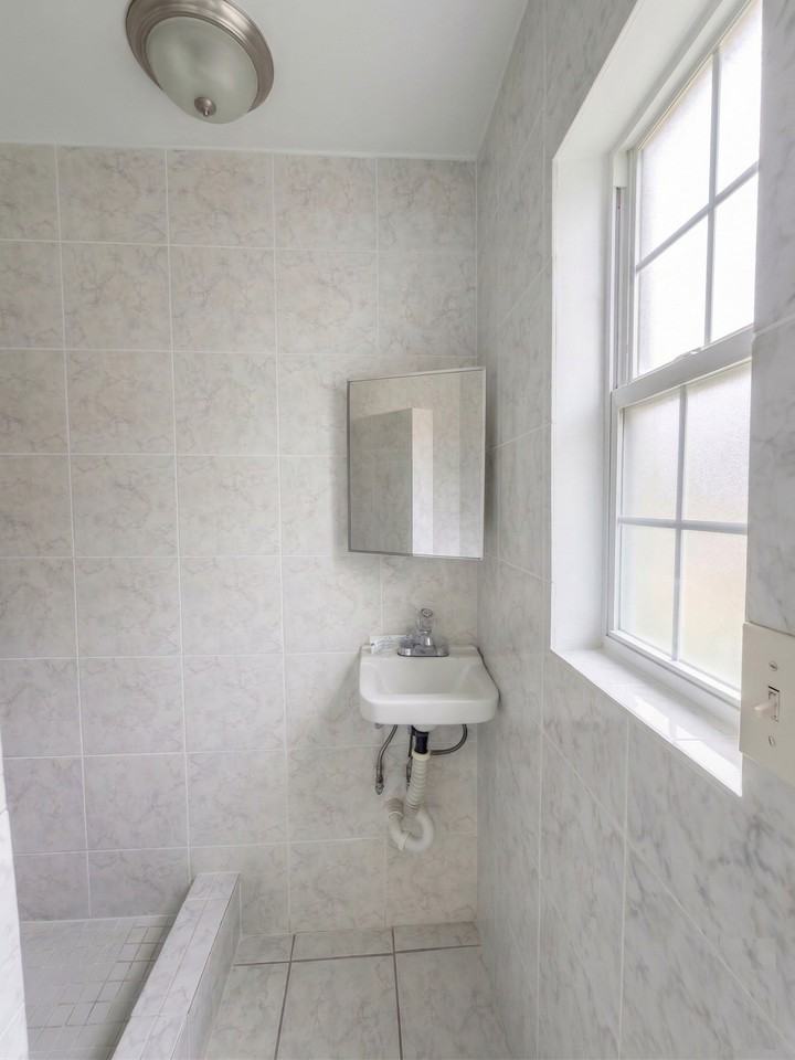 625 W Avenue A #5 - Photo 2 of 8
