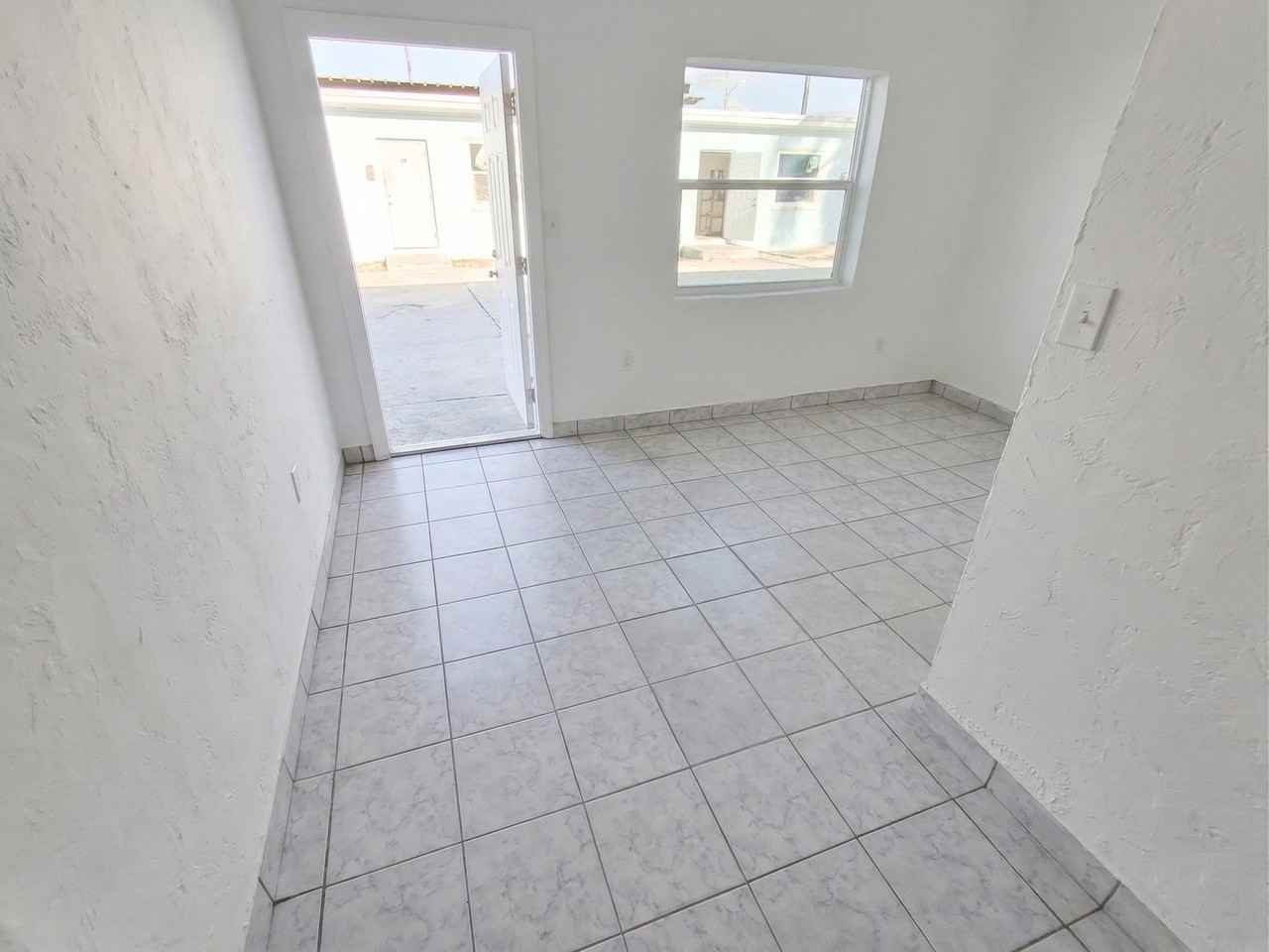625 W Avenue A #5 - Photo 3 of 8