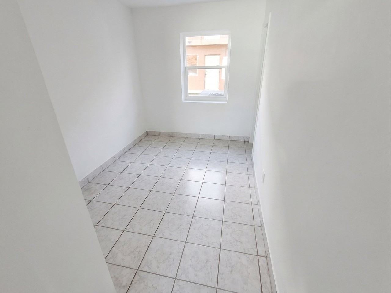 625 W Avenue A #5 - Photo 4 of 8
