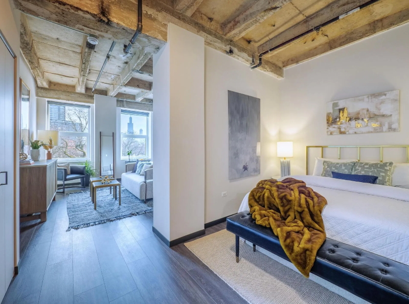 145 N Ashland Ave - Photo 2 of 11