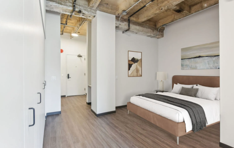 145 N Ashland Ave - Photo 3 of 11