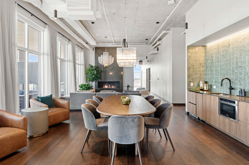 145 N Ashland Ave - Photo 6 of 11
