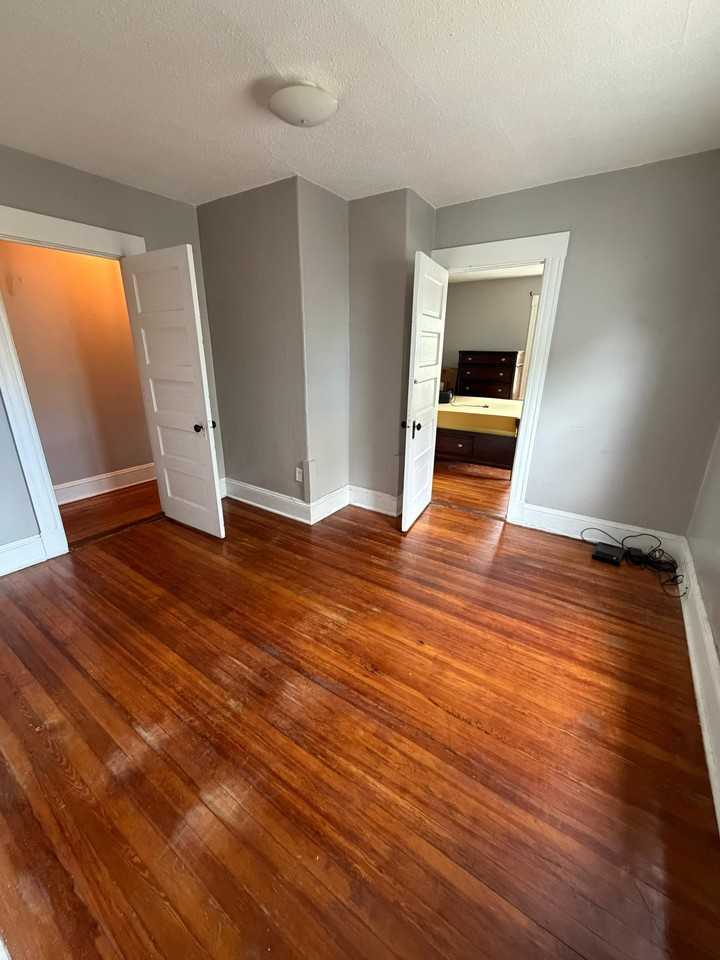 92 Valley St - Photo 2 of 3