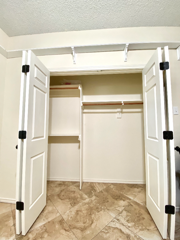 1405 Ridgemoor Ln - Photo 2 of 15