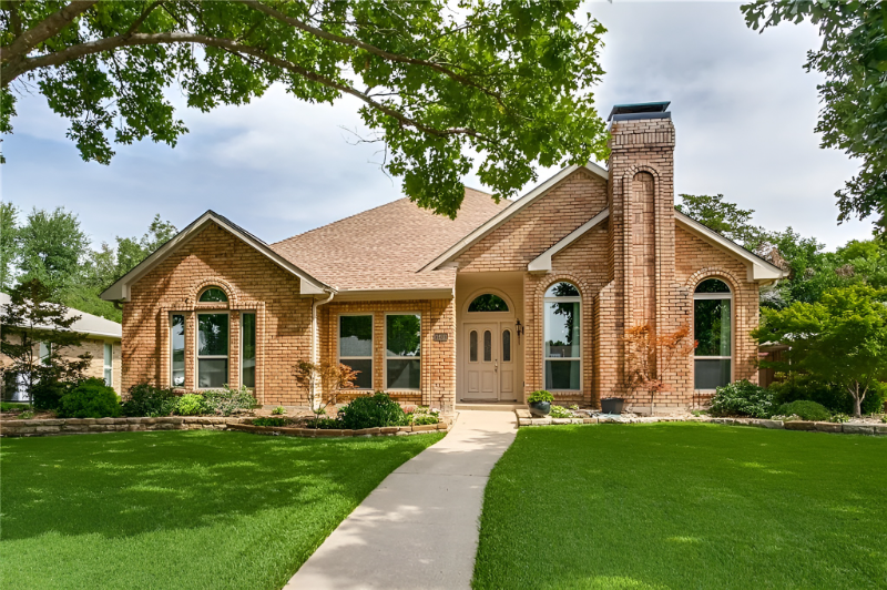 1405 Ridgemoor Ln - Photo 4 of 15