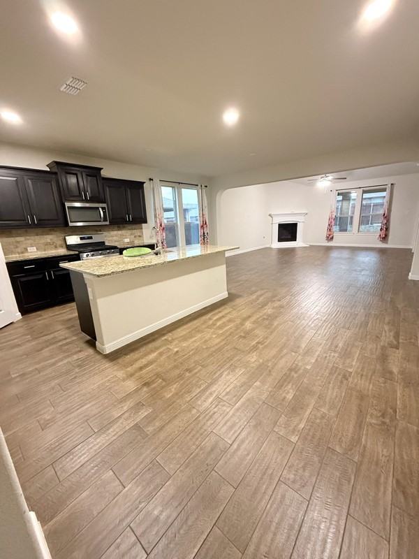 565 Lindisfarne Ln - Photo 4 of 24