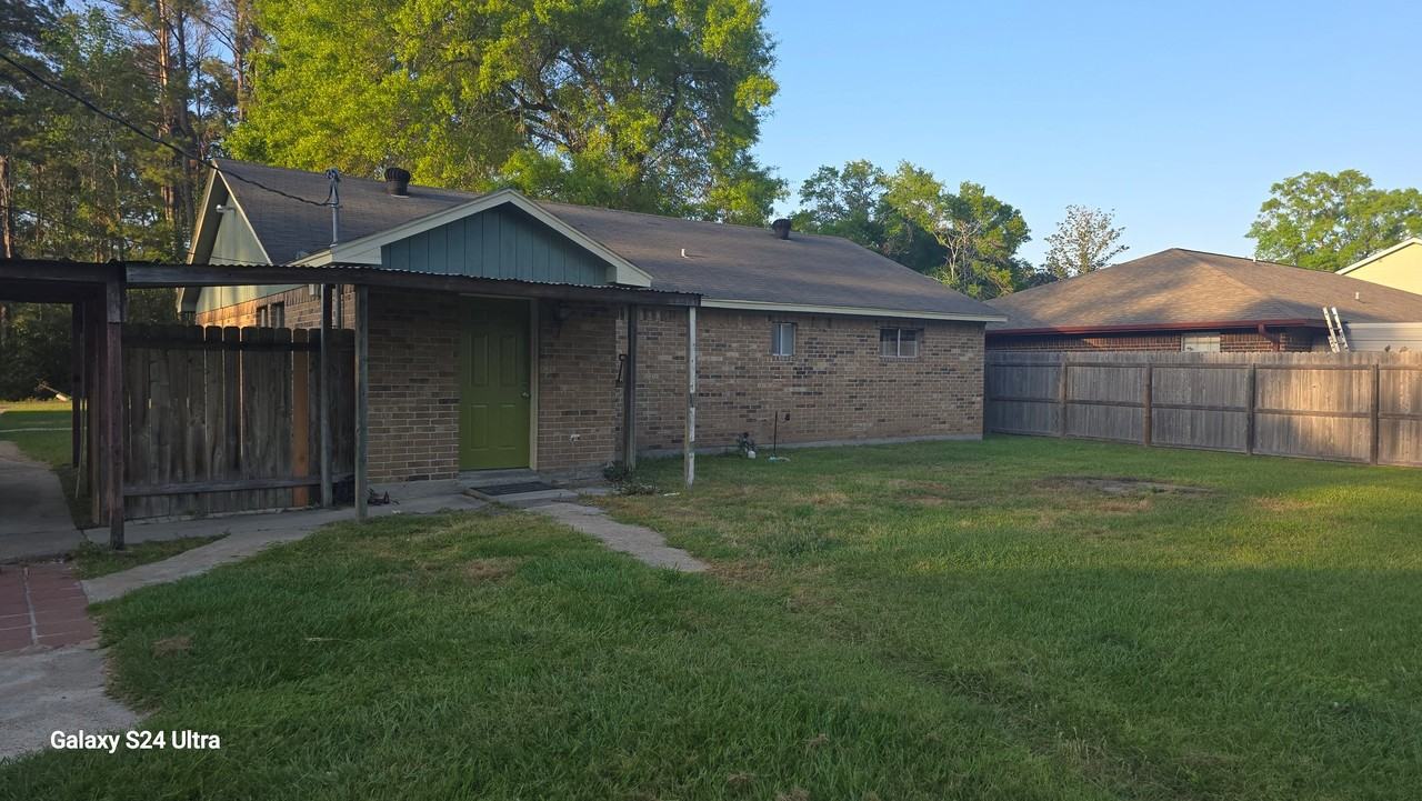 22744 Keith Dr - Photo 2 of 4