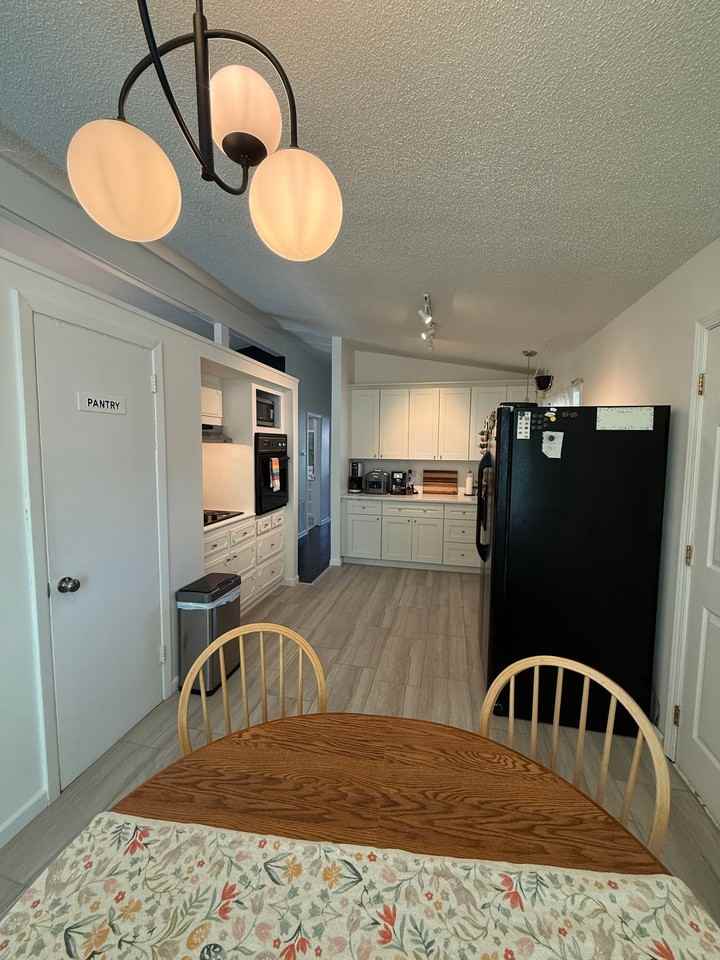 2106 Ne 64th St - Photo 2 of 13