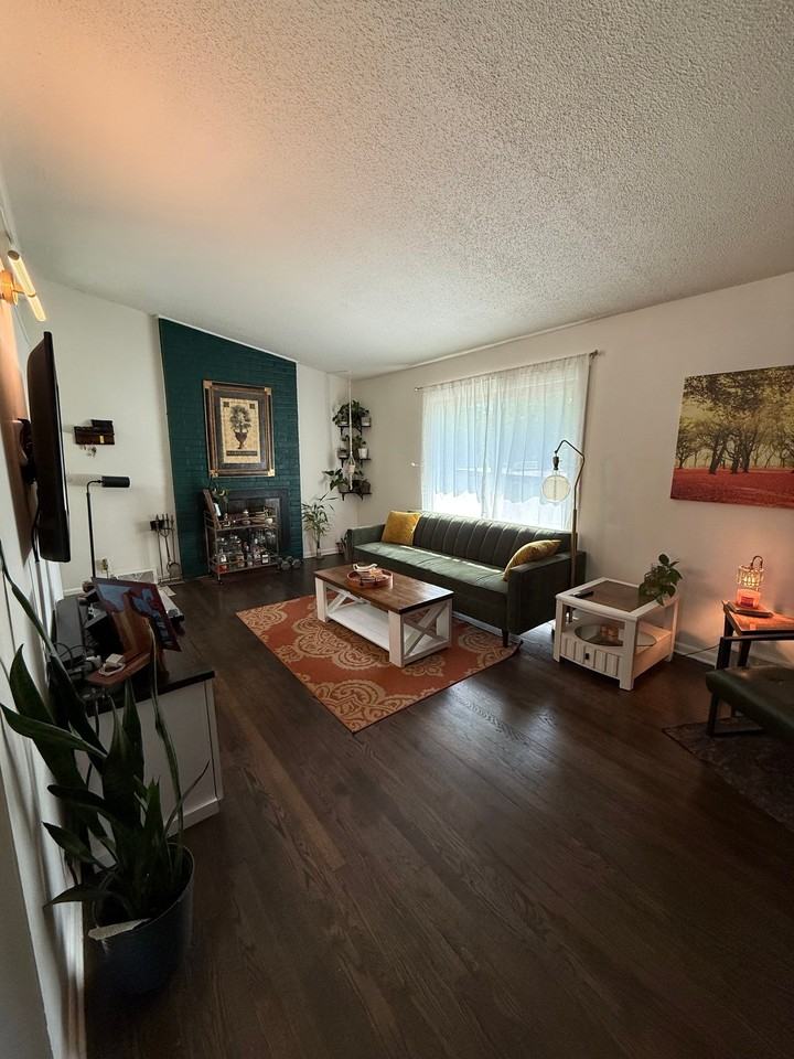 2106 Ne 64th St - Photo 5 of 13