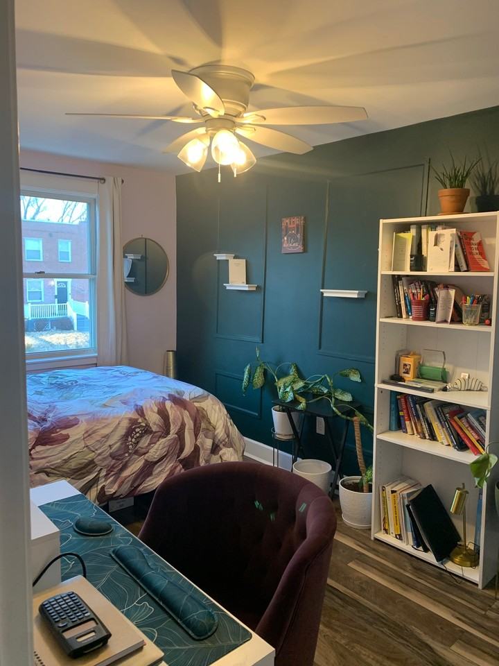 1009 W 43rd St - Photo 3 of 4