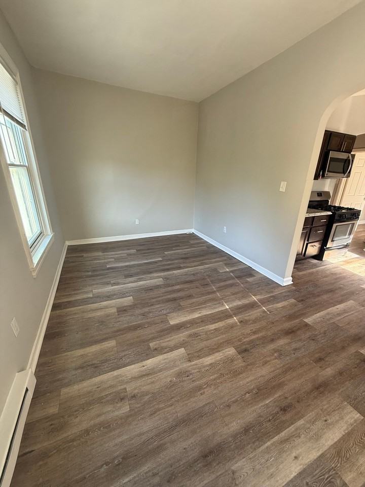 637 Northampton St #6 - Photo 2 of 7