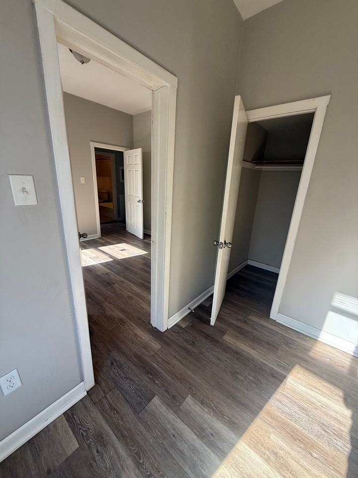 637 Northampton St #6 - Photo 4 of 7
