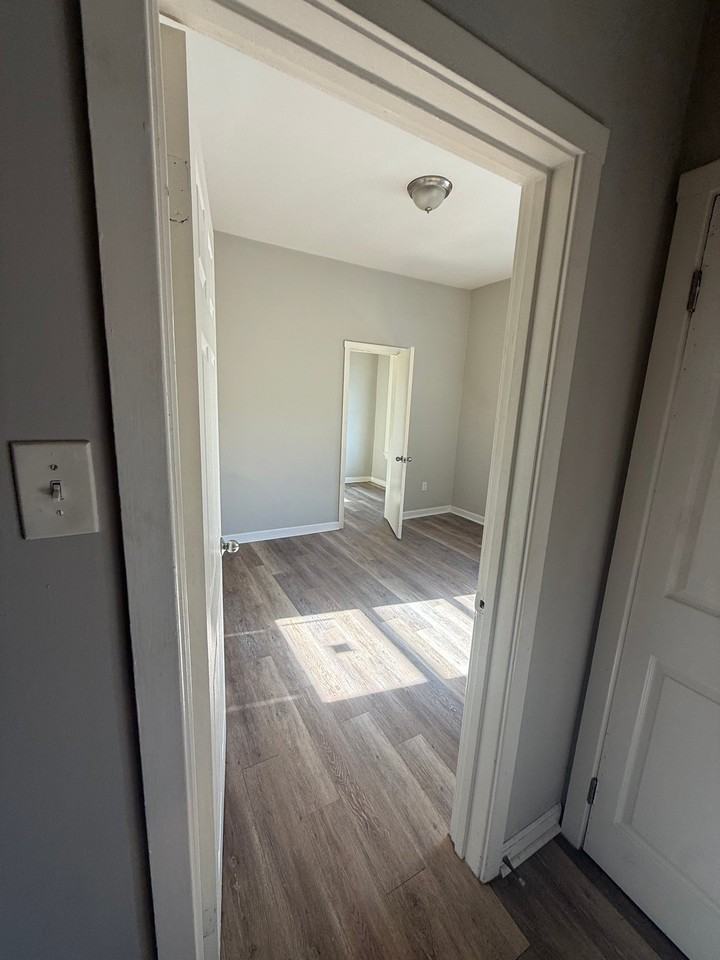 637 Northampton St #6 - Photo 6 of 7