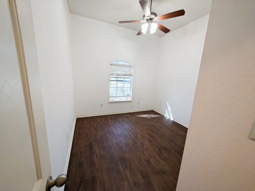 5617 Cobalt Ln - Photo 3 of 11