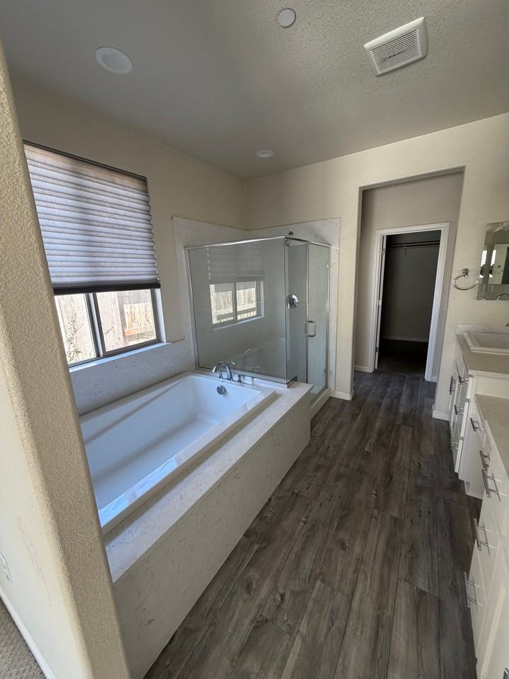 3212 Showcase Way - Photo 3 of 8
