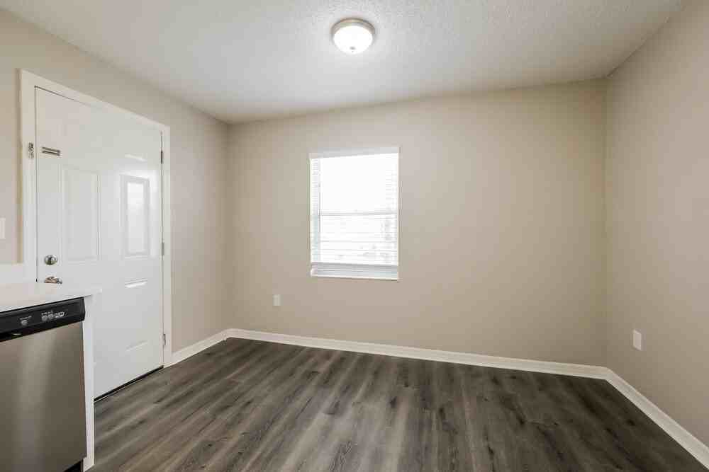 13115 Caribbean Blvd - Photo 6 of 19