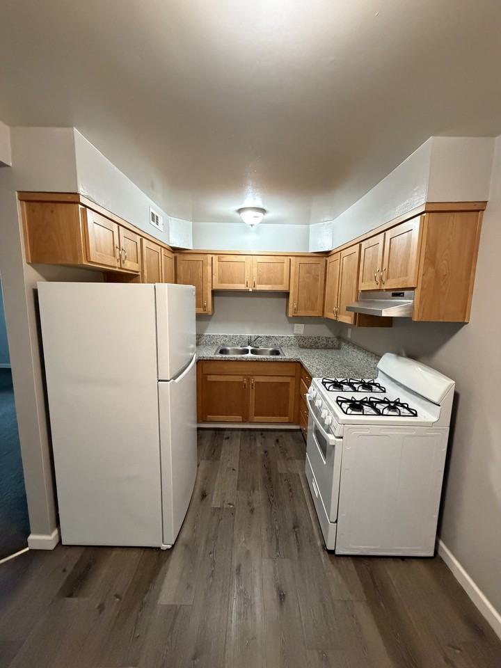 1055 Blake Street - Photo 7 of 16