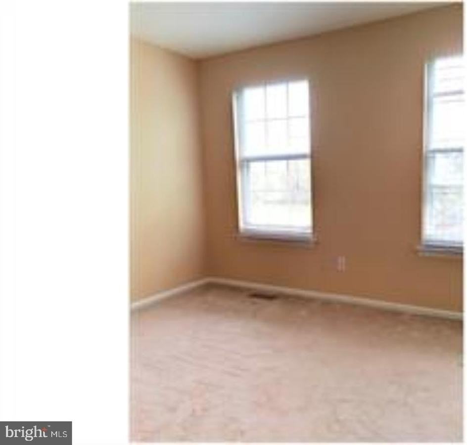 39 Banbury Ct - Photo 5 of 17