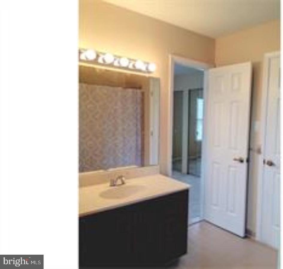 39 Banbury Ct - Photo 7 of 17