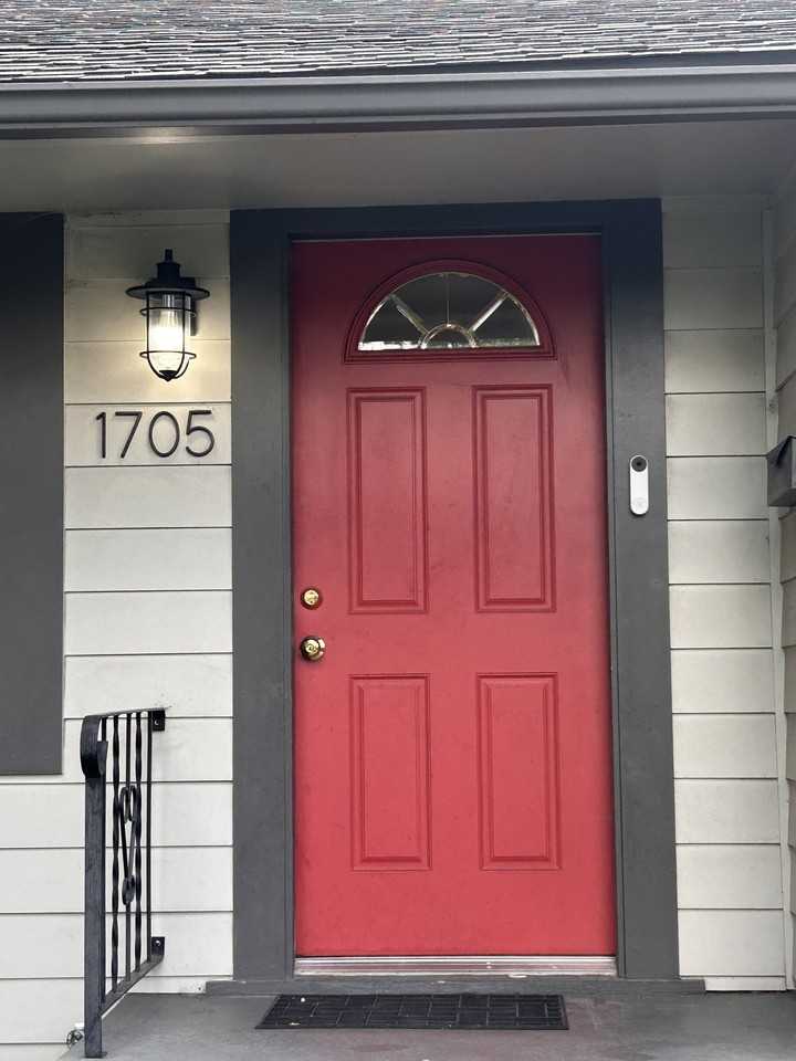 1705 Elmcrest Dr - Photo 2 of 17
