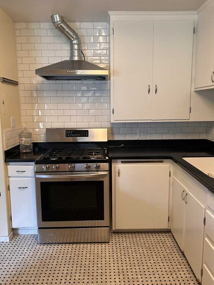 1705 Elmcrest Dr - Photo 5 of 17