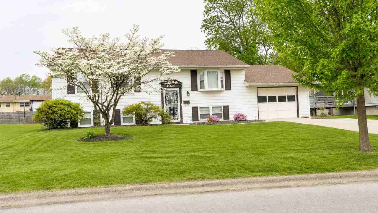 1239 Bellflower Ave - Photo 2 of 23