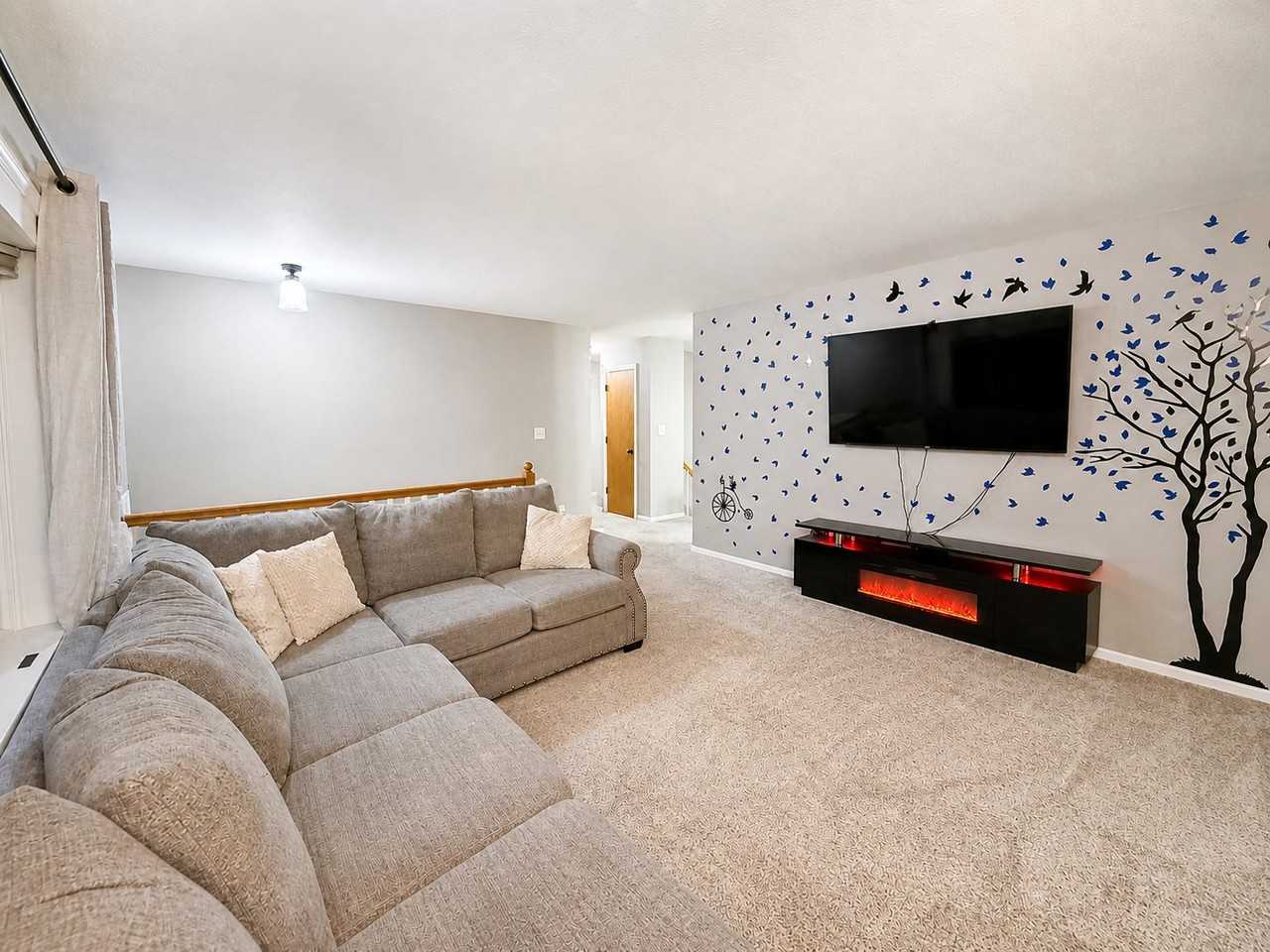 1239 Bellflower Ave - Photo 5 of 23